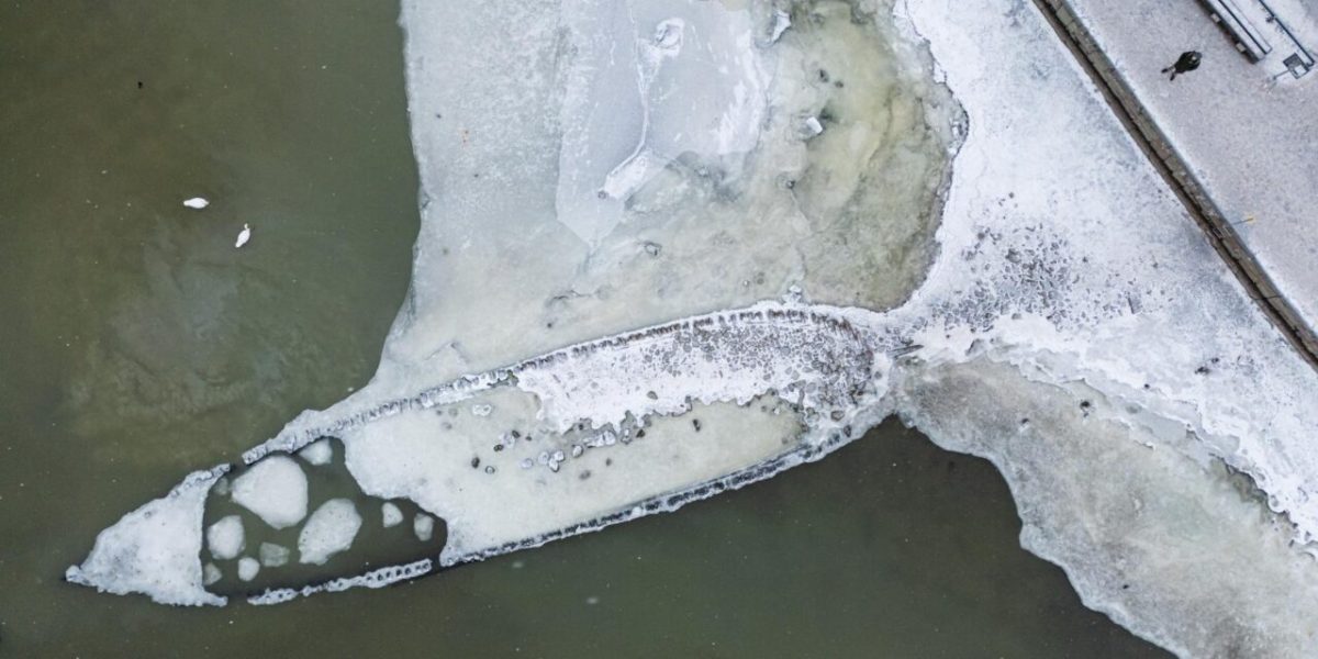 Record Low Baltic Sea Level Reveals 400-Year-Old Warship in Stockholm