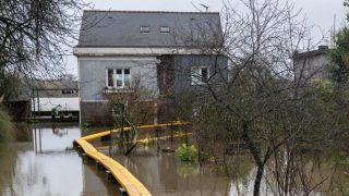 France Issues Red Flood Alert for Third Department, Situation Critical