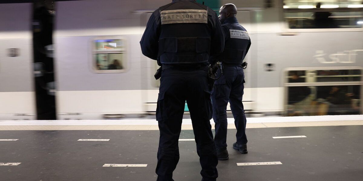 France Allows Rail, Metro Security to Use Tasers in 3-Year Trial