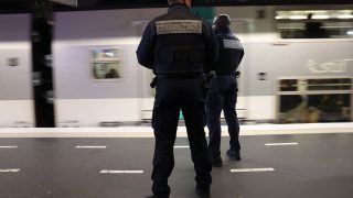 France Allows Rail, Metro Security to Use Tasers in 3-Year Trial