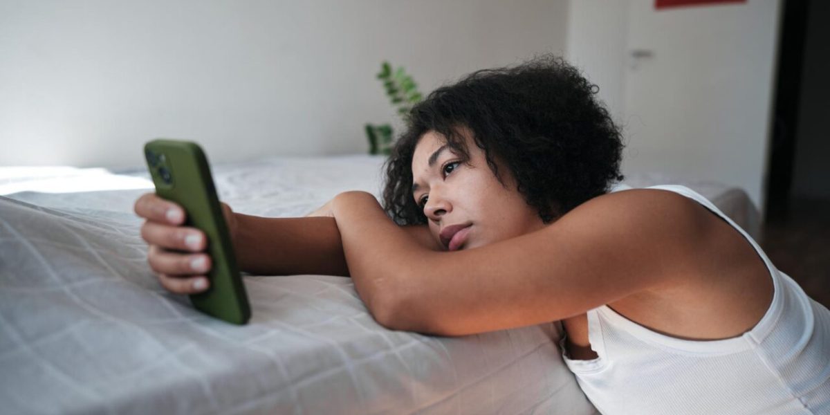 Only 9% of French Singles Believe Dating Apps Lead to Love