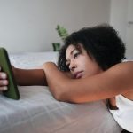 Only 9% of French Singles Believe Dating Apps Lead to Love