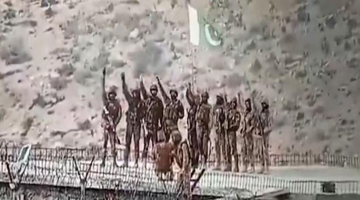 Pakistan Destroys 27 Taliban Posts in Retaliatory Border Operation