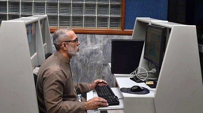 Pakistan Stock Exchange Continues Decline Amid US Tariffs, Iran Tensions