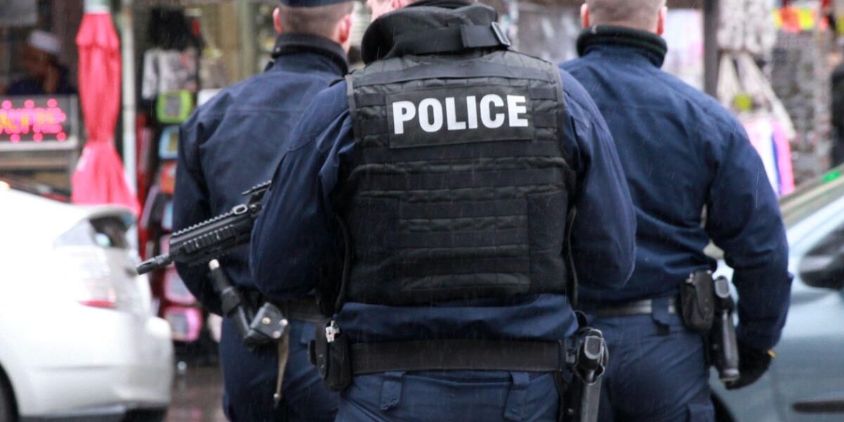 Man Seizes Police Rifle, Opens Fire in Paris Metro Station