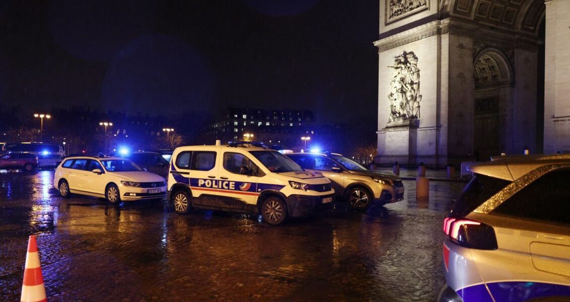 Terrorist Attack at Tomb of Unknown Soldier in Paris Neutralized