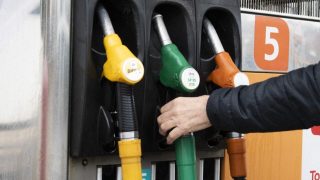 Oil Prices Surge 5% Amid Middle East Tensions, Fuel Costs Rise in France