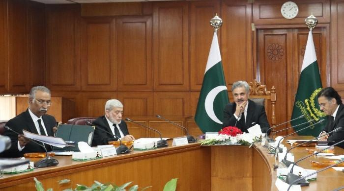 Pakistan Judiciary Implements 4-Day Week, Cuts Fuel Allowances