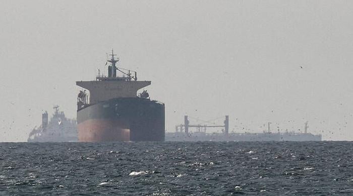 Pakistani Tanker Transits Strait of Hormuz with Iranian Approval