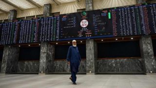 PSX Sees Mixed Trend Amid Oil Price Hike, IMF Talks