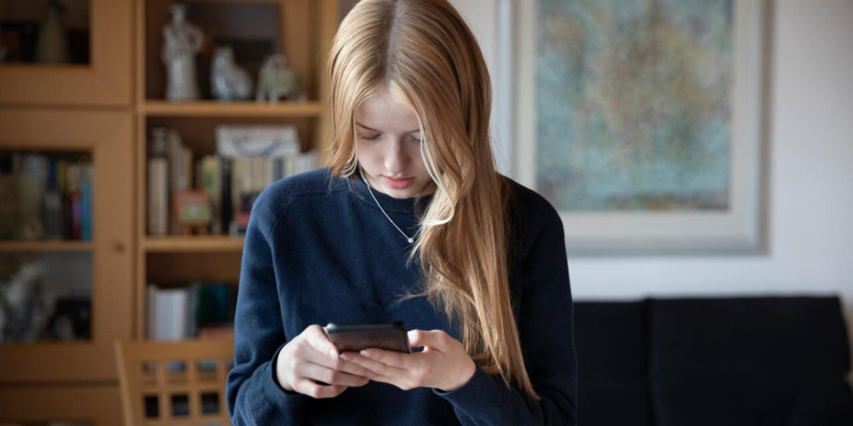 EU Develops Age Verification App to Restrict Social Media for Under-15s