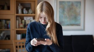 EU Develops Age Verification App to Restrict Social Media for Under-15s