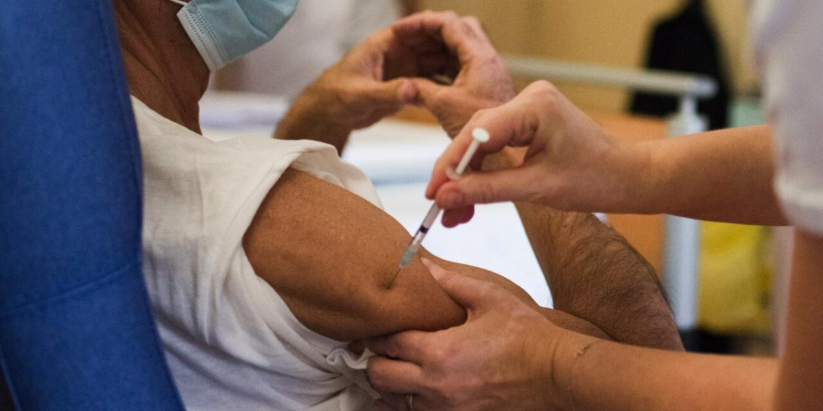 France Launches Spring COVID-19 Vaccination Campaign for Vulnerable Groups