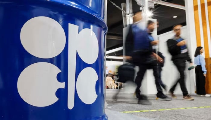 Iran Defies US Blockade, Oil Prices Surge Over 4%