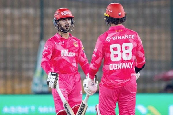 اسلام آباد یونائیٹڈ نے کراچی کنگز کو 8 وکٹوں سے شکست دے کر پوائنٹس ٹیبل میں مضبوطی حاصل کرلی