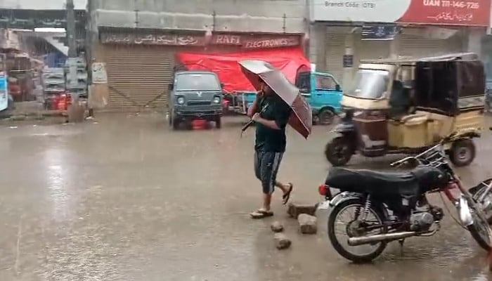 Karachi Hit by Heavy Rains, Authorities on Alert