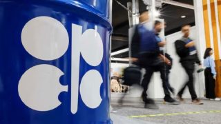 Iran Defies US Blockade, Oil Prices Surge Over 4%