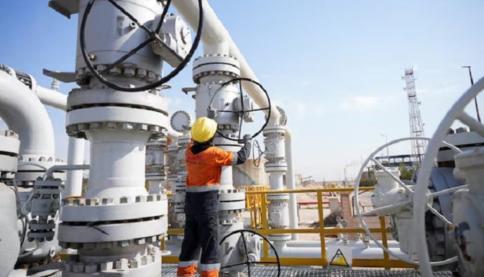 Oil Prices Surge Past $105 After Trump's Iran Warning