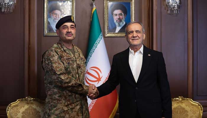 Pakistan's Army Chief Visits Iran to Bolster US-Iran Ceasefire