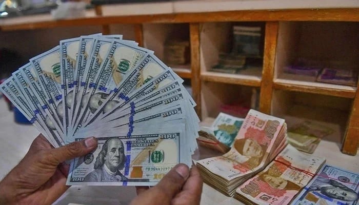 Pakistan's Current Account Surplus Soars to $1.07 Billion in March