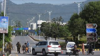 Pakistan Offers to Host New US-Iran Talks as Ceasefire Deadline Nears