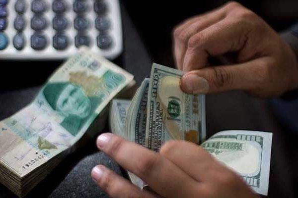 جون تک 4.8 ارب ڈالر بیرونی قرضوں کی واپسی کا بندوبست، متحدہ عرب امارات کو 3.5 ارب ڈالر ادا کیے جائیں گے