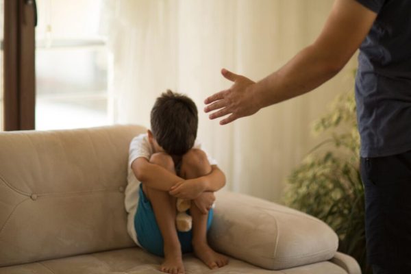 فرانس میں 83 فیصد والدین نے بچوں کے خلاف نفسیاتی تشدد کا اعتراف کیا، نئی رپورٹ