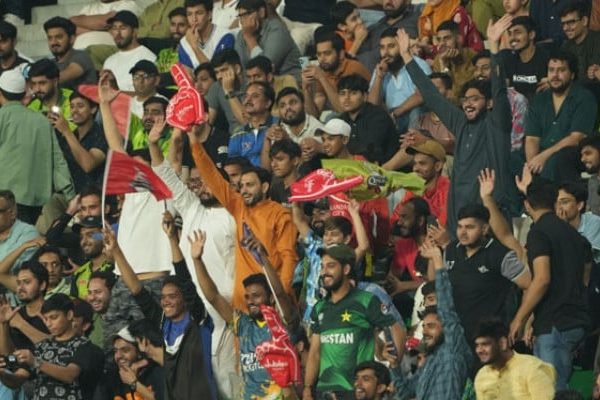 پی سی بی چیئرمین محسن نقوی وزیراعظم سے پی ایس ایل میں تماشائیوں کی واپسی پر دوبارہ گفتگو کریں گے