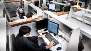 US-Iran Tensions, Oil Price Surge Trigger Sharp Decline at PSX