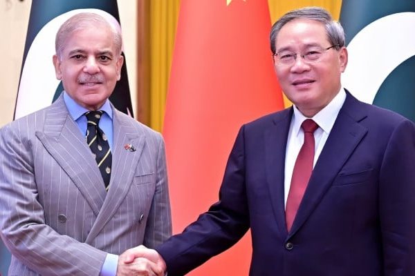 وزیراعظم شہباز شریف کا چین پر زور: مشرق وسطیٰ میں امن کے لیے ’مشترکہ کوششوں‘ کی اپیل