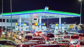 Govt Cuts Petrol, Diesel Prices by Rs 5 Per Litre