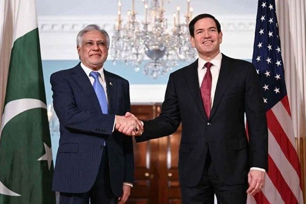 اسحاق ڈار اور مارکو روبیو کی واشنگٹن میں اہم ملاقات، مشرق وسطیٰ میں امن کی کوششوں پر تبادلہ خیال