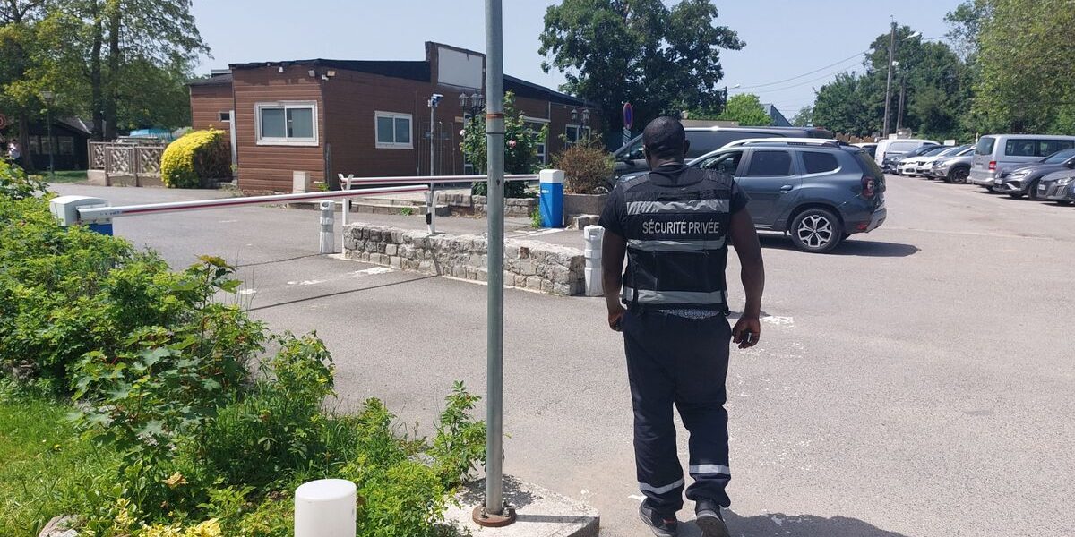 Teen stabbed to death near Paris campsite, investigation underway